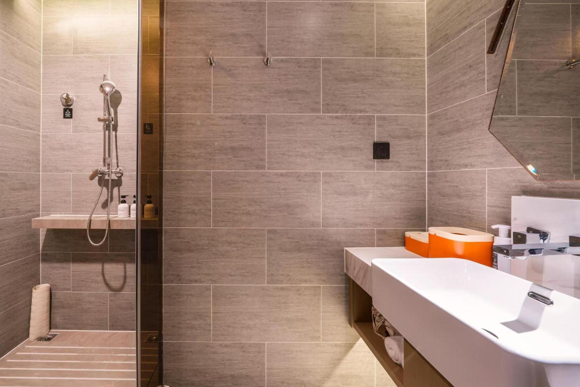 Atour Hotel Luzhou Bubugao New World Luaran gambar